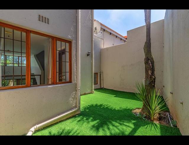 4 BEDROOM PROPERTY TO RENT IN BEDFORD PARK